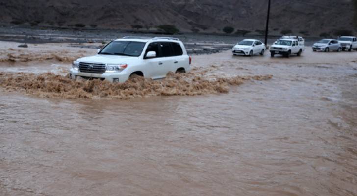 من الامطار الغزيرة