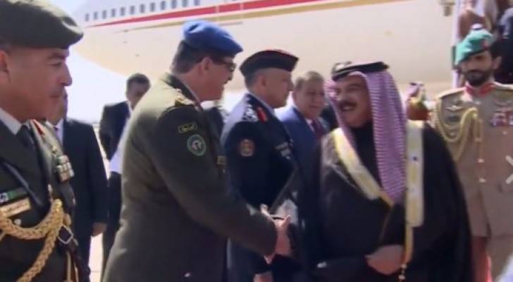 وصول ملك البحرين الى مطار الملكة علياء الدولي للمشاركة في قمة عمان 