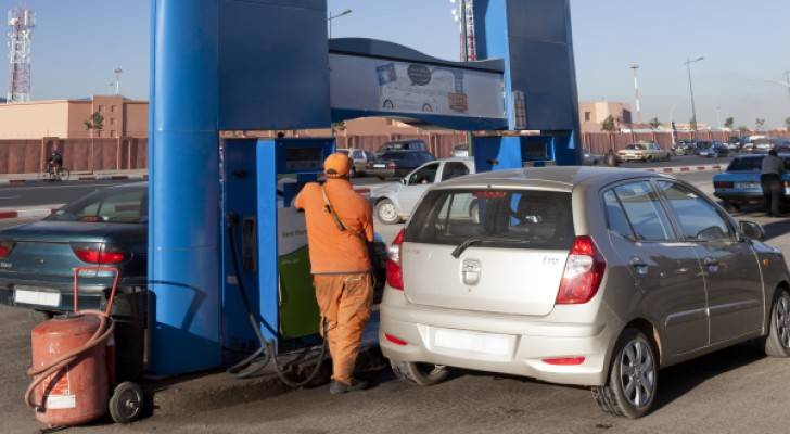 المغرب تهدئ جنون الأسعار بخفض البنزين والسولار