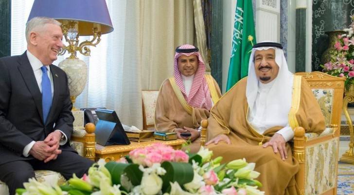 من لقاء وزير الدفاع الأميركي جيمس ماتيس الملك سلمان في الرياض