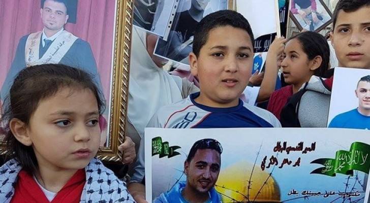 ادارة سجون الاحتلال تواصل منع المحامين من زيارة الاسرى