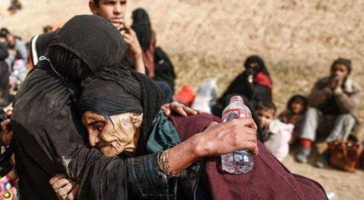موجات النزوح من مدينة الموصل لا تتوقف بفعل المعارك 