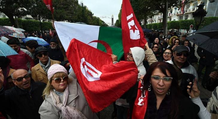 علاقات قوية بين تونس والجزائر