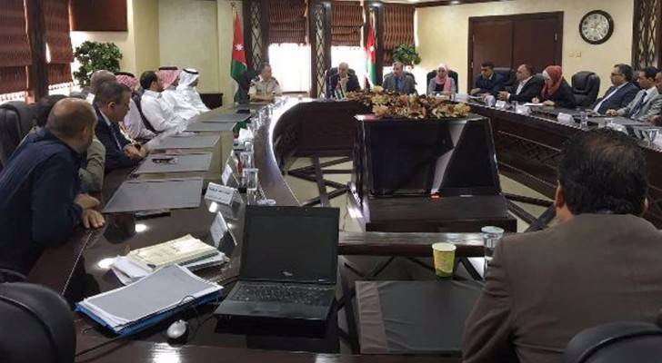 من الاجتماع