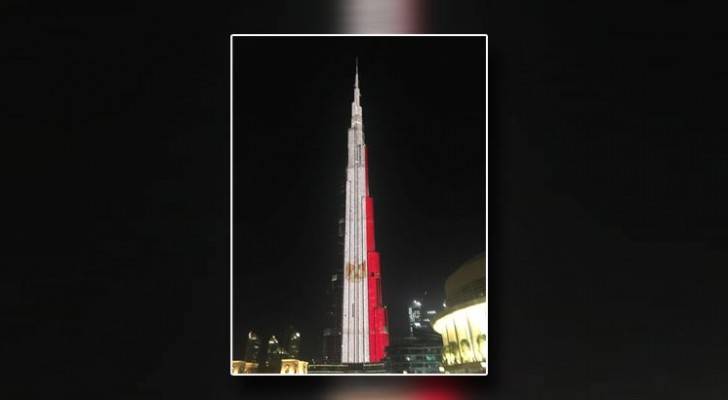 بالفيديو.. برج خليفة يضئ بألوان علم مصر