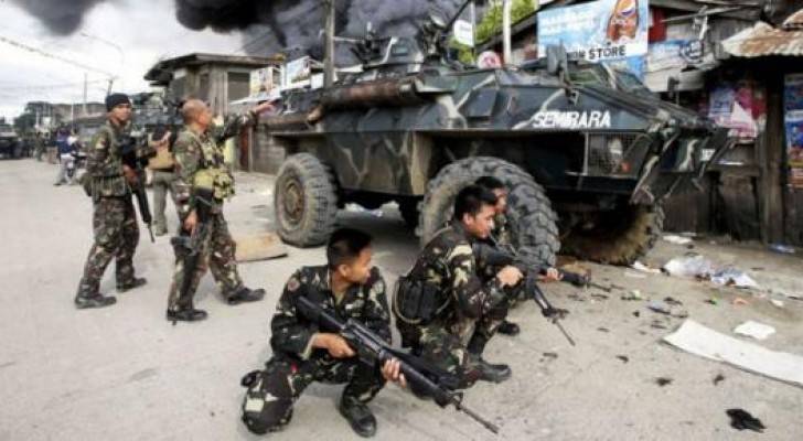 الفلبين تعلن مقتل ١٠ من جنودها بنيران صديقة