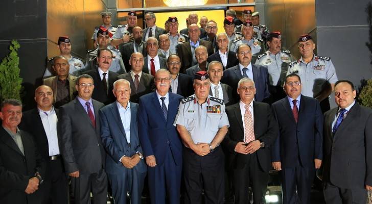 صورة جماعية على هامش الإفطار