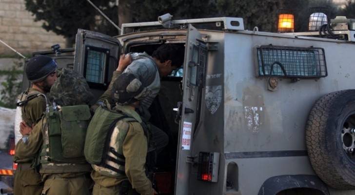 الاحتلال يعتقل ٧ فلسطينيين