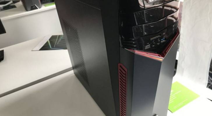 أيسر تكشف النقاب عن حاسبها للألعاب Aspire GX-281