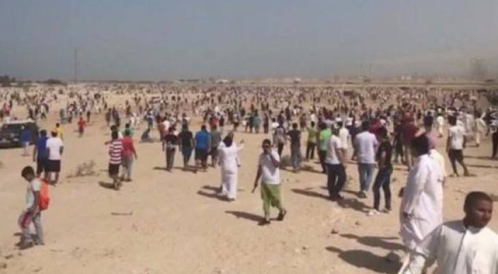بالفيديو..آلاف الكويتيين يطاردون كنزاً في الصحراء