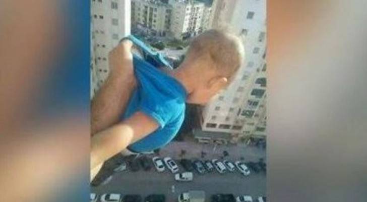 الجزائر..أب يعرض حياة ابنه للخطر من أجل جمع عدد كبير من الإعجابات