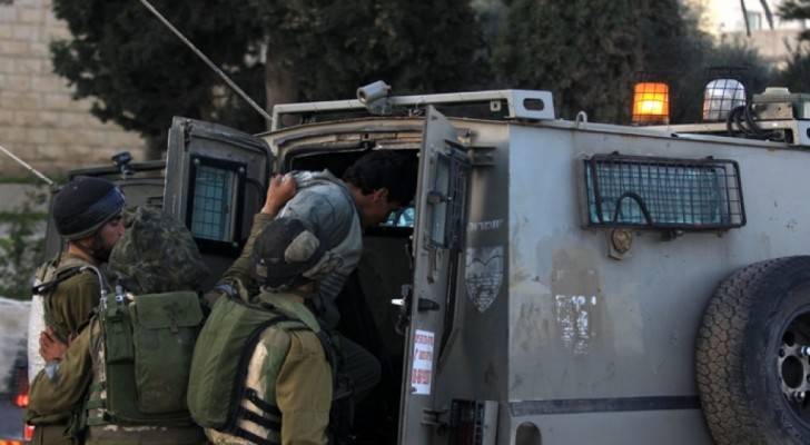 الاحتلال يعتقل ٥٢٥ فلسطينيا في ايار الماضي