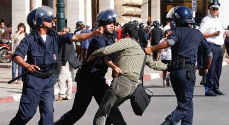 اصابة نحو ٨٠ شرطيا مغربيا باعمال عنف في الحسيمة