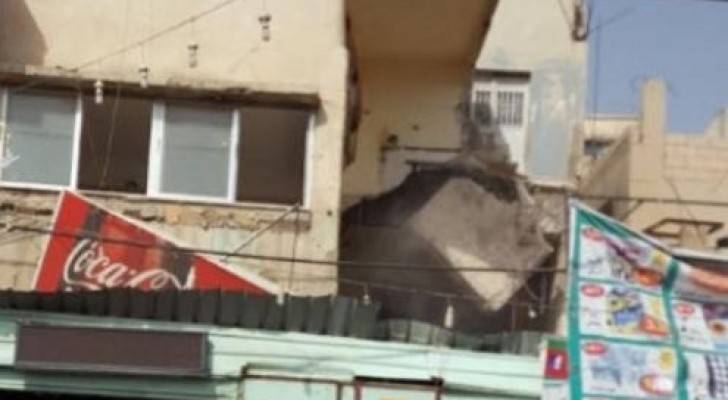 وفاة شاب بانهيار جزء من عمارة سكنية في جبل النصر.. فيديو وصور