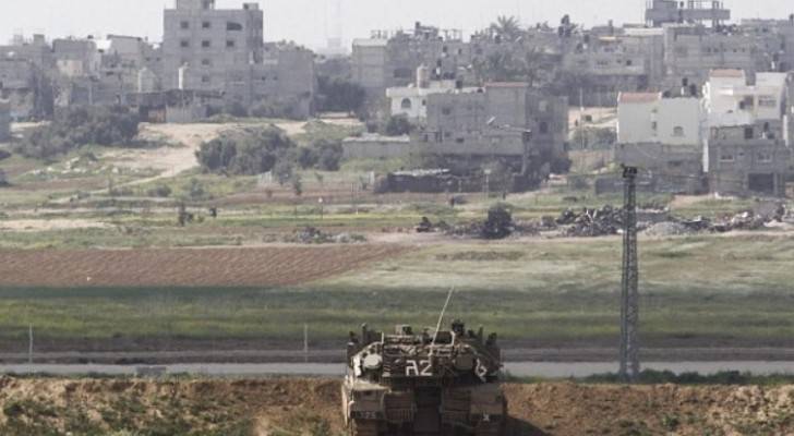 الاحتلال يستهدف منازل وأراضي الفلسطينيين شرق خان يونس