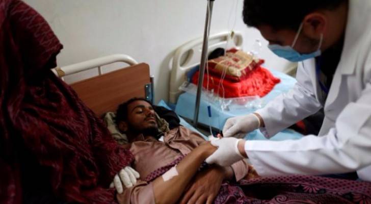 وباء الكوليرا يقيد سفر اليمنيين وقد يحرمهم من الحج