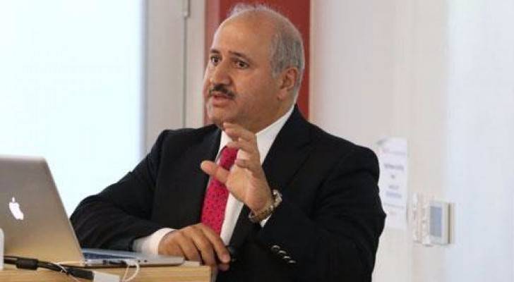 وزير المياه والري الدكتور حازم الناصر