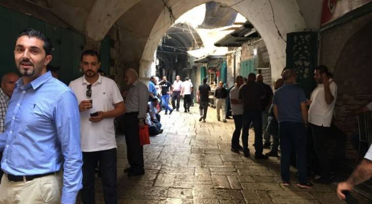 الاحتلال يطرد المعتصمين من باب المجلس قرب الأقصى