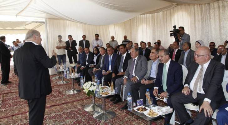 الملقي يفتتح مشروعا زراعيا في عمان لزراعة 17 الف دونم