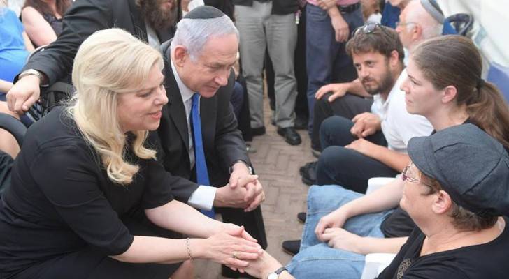 زيارة نتنياهو لعائلة قتلى بهجوم نفذه فلسطيني
