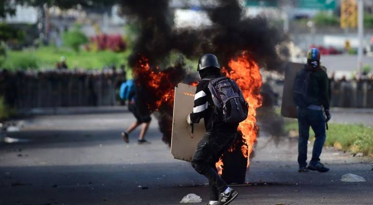 ارتفاع قتلى مظاهرات فنزويلا.. وواشنطن تتوعد