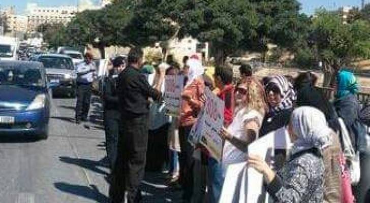 وقفة لناشطون للمطالبة بإلغاء المادة 308 