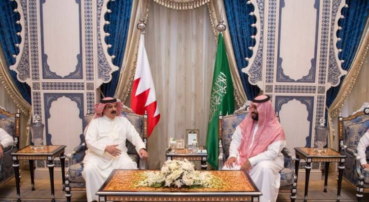 ملك البحرين: نقف بجانب السعودية في التصدي للإرهاب