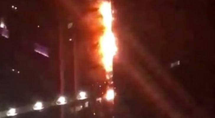 بالفيديو والصور ..حريق في أحد الأبراج بمنطقة المارينا بدبي
