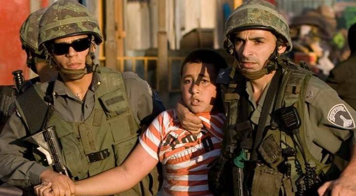 الاحتلال يعتقل ٨٠٠ طفل فلسطيني منذ بداية العام الحالي