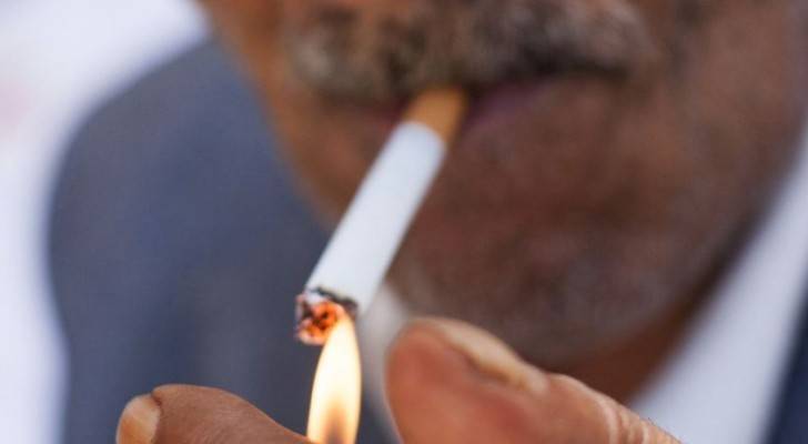 الإمارات تفرض ضريبة ١٠٠% على الدخان ومشروبات الطاقة