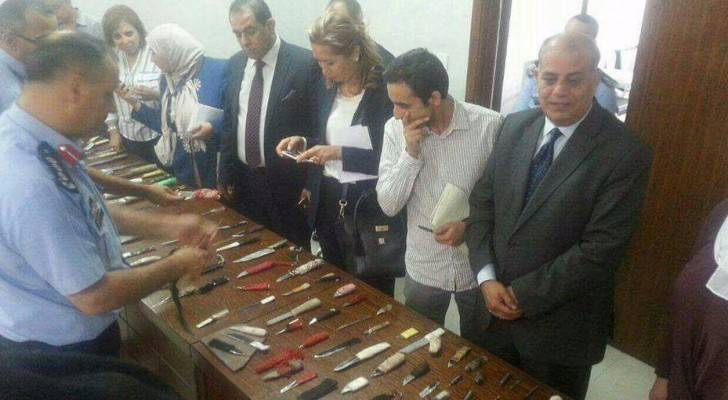 جزء من الممنوعات التي ضبطت بحوزة النزلاء
