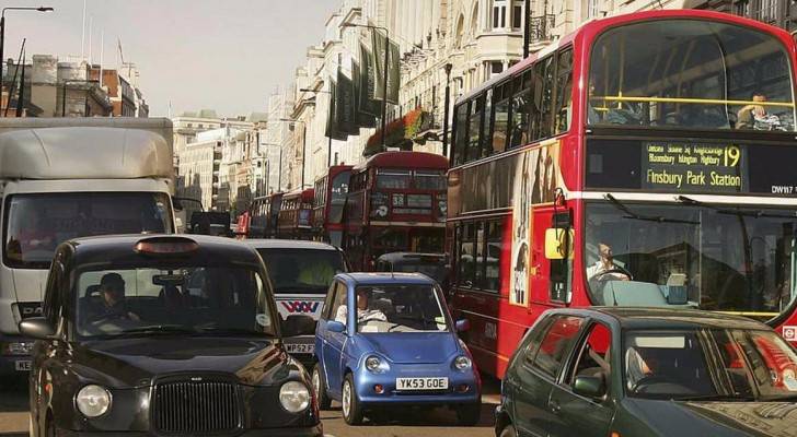 إطارات السيارات تنتج جسيمات سامة صغيرة