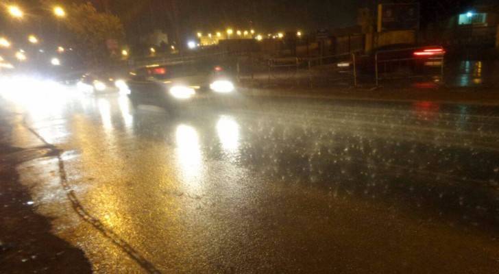 تساقط للأمطار في العاصمة عمان 