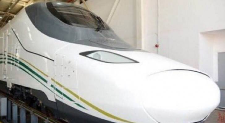 أول رحلة تجريبية للقطار السريع