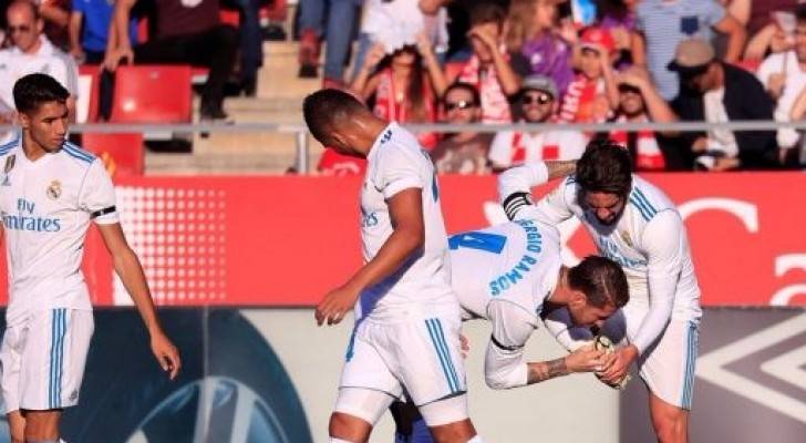 احتفل راموس بهدف ريال مدريد الأول في مرمي جيرونا بتقبيل قدم زميله إيسكو