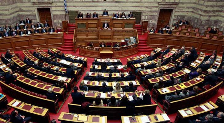 البرلمان اليوناني يوافق على آخر ميزانية تقدم بظل خطة الانقاذ المالي
