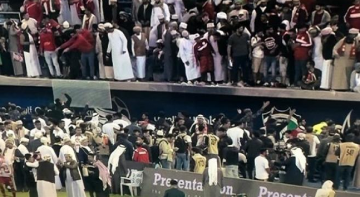 حادث سقوط حاجز زجاجي في إستاد جابر الدولي