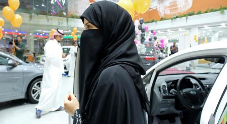 أول معرض سيارات "نسائي" في السعودية