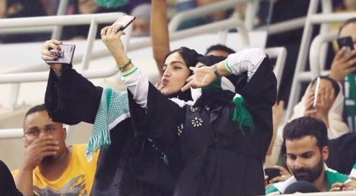 فرحة السعوديات بدخول الملاعب لأول مرة