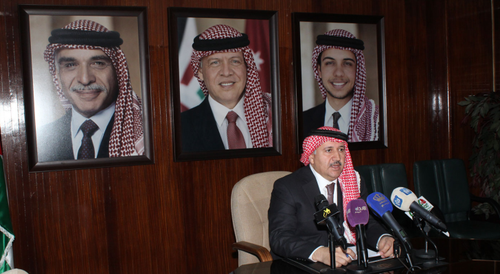 وزير المياه والري الدكتور حازم الناصر