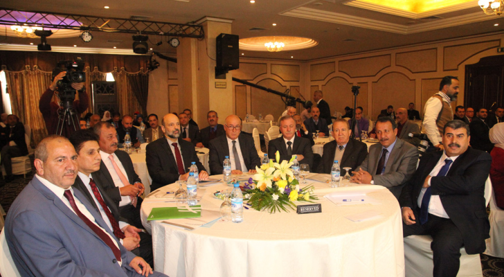 من المؤتمر