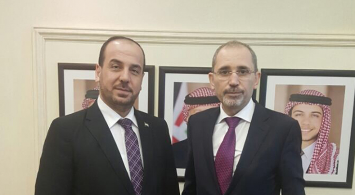 وزير الخارجية يستقبل رئيس هيئة التفاوض السورية