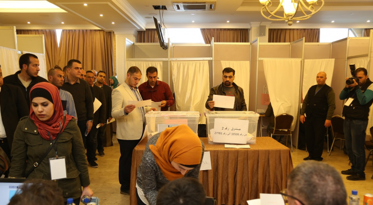 2989 مقترعا حتى الواحدة في انتخابات شعب "المهندسين"