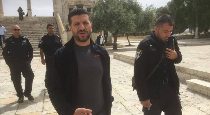 الاحتلال يعتقل موظفًا من المسجد الأقصى