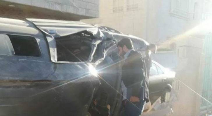 وفاة و6 اصابات بتدهور باص صغير ينقل طالبات مدرسة في عمان.. صور