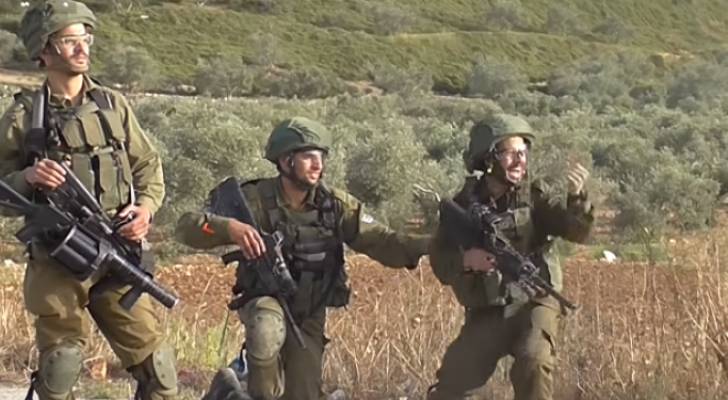 شاهد .. جنود الاحتلال يحتفلون بقنص فلسطيني