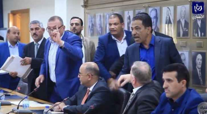 نقابة المعلمين تنشر فيديو لوقائع المشادة الكلامية في مجلس النواب