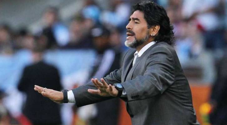 الفجيرة يعلن إقالة مارادونا من تدريب الفريق