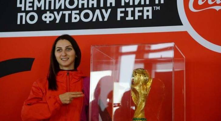 "كأس العالم" تعود إلى روسيا بعد أطول رحلة في تاريخها