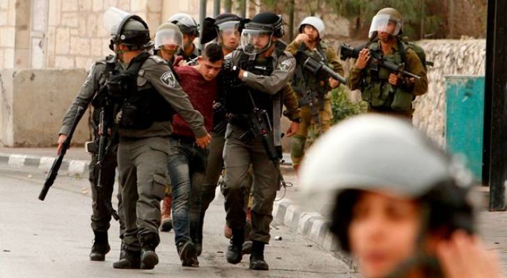 الاحتلال يعتقل 15 فلسطينيا